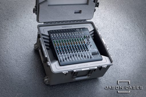 Mackie 1642VLZ4 16-Channel Mixer case