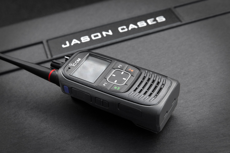 Icom F7040 and Batteries with Socket case Icom F7040 and Batteries with Socket case